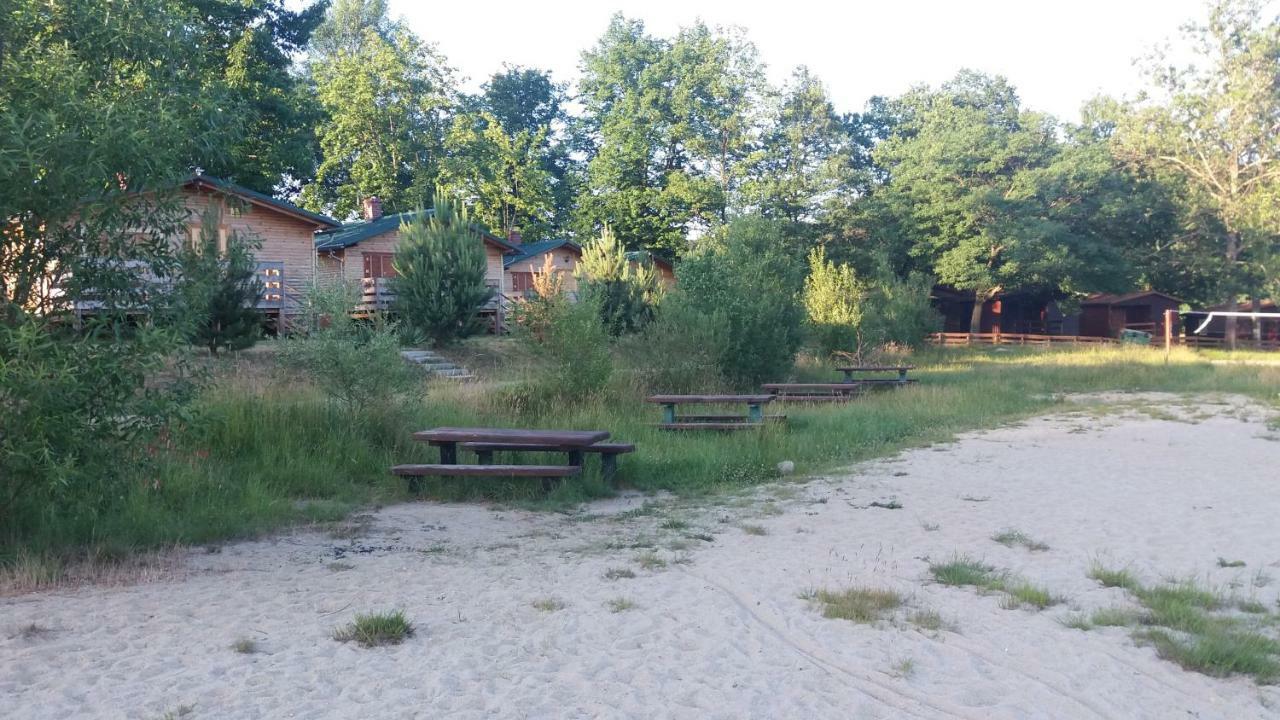Domki Nad Jeziorem W Karlowicach Karlowice Exterior photo